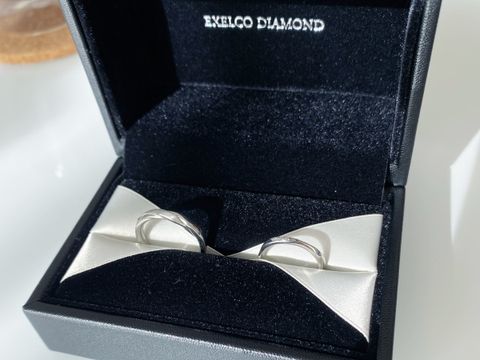 【エクセルコダイヤモンド(EXELCO DIAMOND)の口コミ】 私の指は細めの指輪が映えたので、少しねじれている細めのデザインにしま…