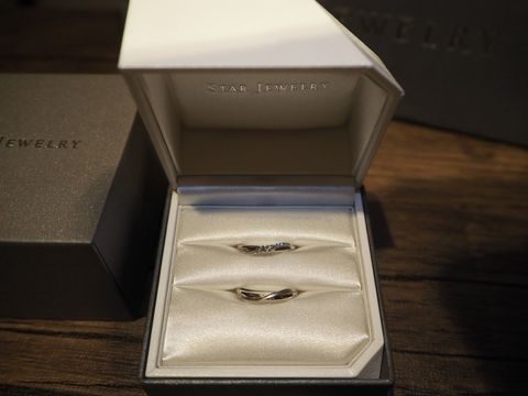 【STAR JEWELRY(スタージュエリー)の口コミ】 スターゲイザーの婚約指輪を購入したので、結婚指輪を購入するなら一緒に…
