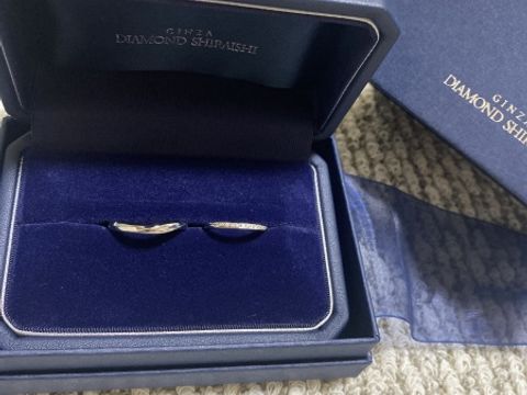 【銀座ダイヤモンドシライシの口コミ】 他のブランドも見てみましたが接客も丁寧で、ダイヤモンドの輝きも全く違…