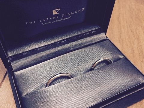 【ラザール ダイヤモンド(LAZARE DIAMOND)の口コミ】 元々、普段つけていてもジャマにならないストレートのシンプルな結婚指輪…