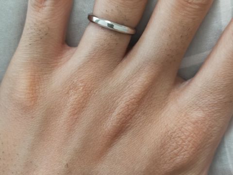 【銀座ダイヤモンドシライシの口コミ】 デザインが自分の指に一番合っていると思った。
自分の指は男性にしては細…