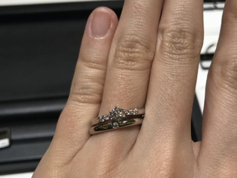 【ラザール ダイヤモンド(LAZARE DIAMOND)の口コミ】 デザインも豊富でシンプルな物から可愛い系、ゴージャス系など色々選べま…