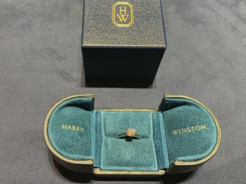【ハリー・ウィンストン(Harry Winston)の口コミ】 ちゃんとした指輪を購入するのが初めてでサイズもわからず伺いました。事…
