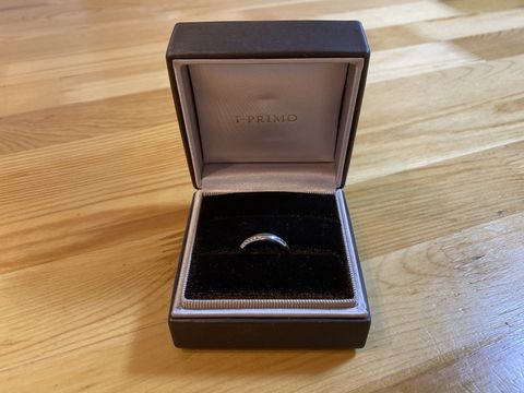 【アイプリモ(I-PRIMO)の口コミ】 ゆるやかなウェーブに、ダイヤモンドがたくさん散りばめられているのがお…