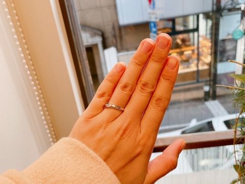 【ミンサーリングの口コミ】 ミンサー柄で絞って探していたところ、見つけました。青と透明のダイヤモ…