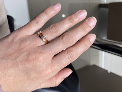 【4℃ BRIDAL(ヨンドシーブライダル)の口コミ】 普段から気軽に付けたかったので、ダイヤモンドは小さめの物を希望してい…