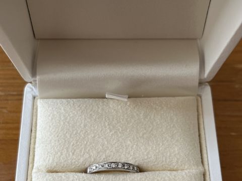【TASAKI(タサキ)の口コミ】 婚約指輪をTASAKIで購入したいと思い、結婚指輪も重ねづけしたいので、同…