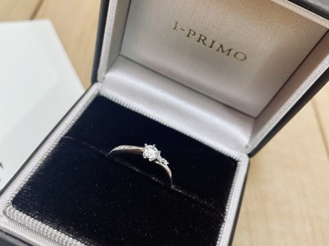 【アイプリモ(I-PRIMO)の口コミ】 婚約指輪と結婚指輪を重ね付けしたいと思い、重ね付けしやすいデザインを…