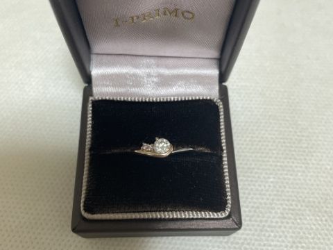 【アイプリモ(I-PRIMO)の口コミ】 指輪のデザインで一目惚れでした。
ダイヤは自分で大きさを選べました。大…
