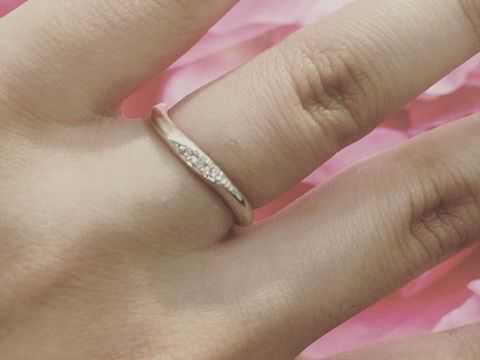 【杢目金屋(もくめがねや)の口コミ】 指輪は、担当者に相談したところ、ツヤ仕上げ、ツヤ消しなど、自分達の嗜…