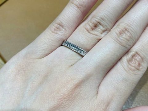 【グラフ(GRAFF)の口コミ】 ダイヤモンドのフルエタニィティで、ほかに無いデザインが魅力的でした。…