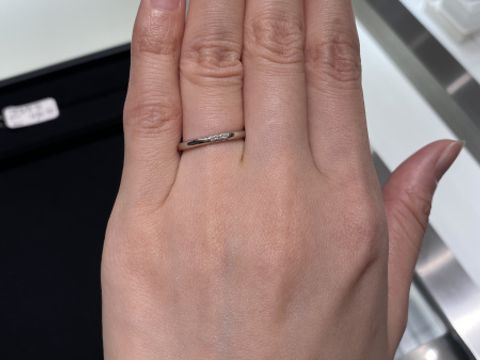 【ティファニー(Tiffany & Co.)の口コミ】 王道の結婚指輪を見たいですとお願いしたら一番最初に提案していただいた…