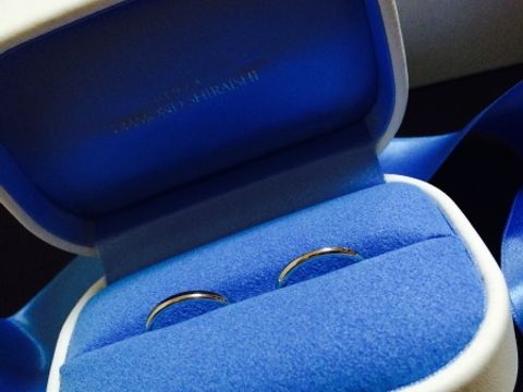 【銀座ダイヤモンドシライシの口コミ】 男性のものはOR ptで、女性ものの方は、プリュームです。
彼がつけ心地に…