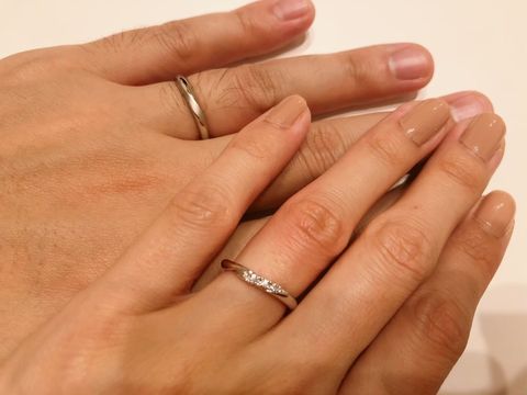 【銀座ダイヤモンドシライシの口コミ】 レディースの方はダイヤモンドがいくつか入っていてデザインがとても好き…