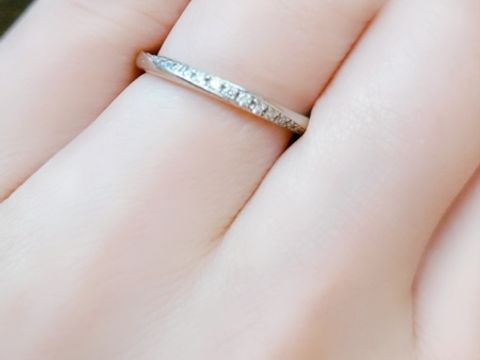 【銀座ダイヤモンドシライシの口コミ】 婚約指輪と重ね付けしたかったので、婚約指輪と同じお店で、デザインが重…
