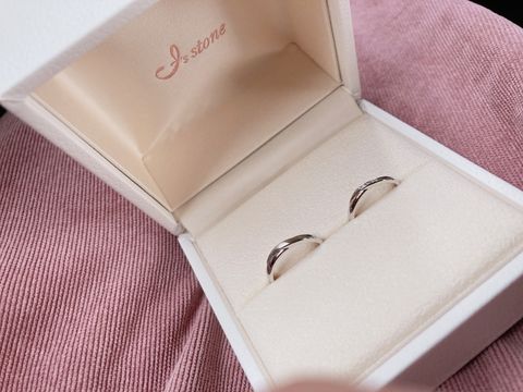 【I's stone(アイズストーン)の口コミ】 3店舗結婚指輪を試着しに行きましたが、デザインや形、細さ、ダイヤモンド…