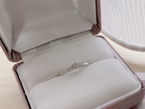 【ジュエリーツツミ(JEWELRY TSUTSUMI)の口コミ】 夫が選んでくれましたが、デザインがストレートでどんなタイプの結婚指輪…
