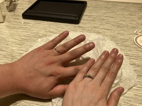 【TRECENTI(トレセンテ)の口コミ】 結婚指輪と婚約指輪の試着をしましたが、どちらも着け心地とシンプルなダ…