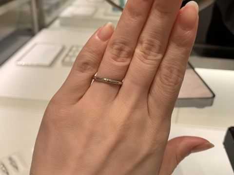 【ティファニー(Tiffany & Co.)の口コミ】 細身のデザインで、指が細めであったり、短めであったり、色白な人にとく…