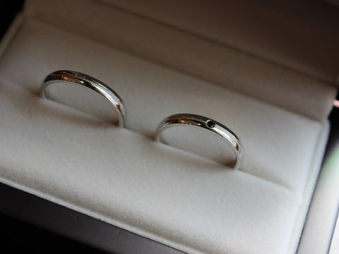 【JewelMIKI(ジュエルミキ)の口コミ】 いろいろと店頭にあった指輪をつけてみましたが、私は細めの指輪が良かっ…