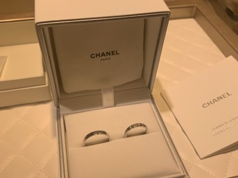 【シャネル(CHANEL)の口コミ】 あまり周りと被らないブランドで探していました。
最初はカメリアで考えて…