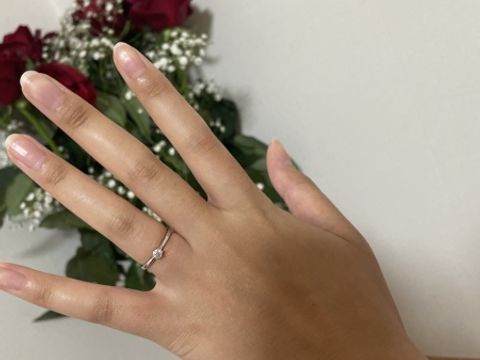 【アイプリモ(I-PRIMO)の口コミ】 リングデザインは長い指に合わせて選びました。
ダイヤも大きいだけでなく…
