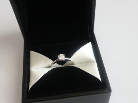 【エクセルコダイヤモンド(EXELCO DIAMOND)の口コミ】 プロポーズリングを頂き、婚約指輪は彼と一緒に探してていてエクセルコダ…