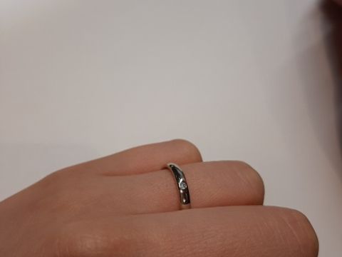 【BRILLIANCE+(ブリリアンスプラス)の口コミ】 サイズや指輪の形はもちろん、指輪の太さ、色やダイヤの数など選択肢が多…