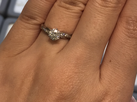 【WATANABE / 卸商社直営　渡辺の口コミ】 いかにも婚約指輪です！という感じから少し離れたものを探している方には…