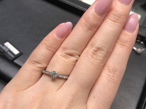 【ラザール ダイヤモンド(LAZARE DIAMOND)の口コミ】 デザインの種類はあまり多い感じはなく、ダイヤモンドに力を入れている印…