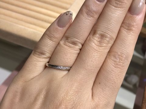 【TRECENTI(トレセンテ)の口コミ】 指輪上下に巻き付くようにメレダイヤモンドがあるため、正面から見た時だ…