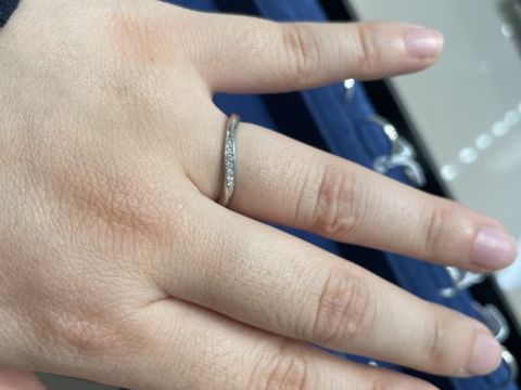 【4℃ BRIDAL(ヨンドシーブライダル)の口コミ】 シンプルでかわいいデザインのものが多かったです。どこに行ってもつけて…