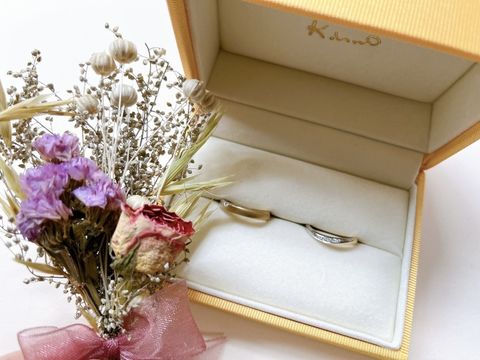 【ケイウノ ブライダル(K.UNO BRIDAL)の口コミ】 プラチナとゴールドの2色が使われている指輪が珍しかったので、他の人とか…