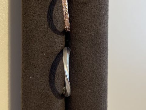 【Princess Bijou(プリンセス・ビジュー)の口コミ】 ハワイアンテイストの指輪を探していましたが、どうしても彫りがあると太…