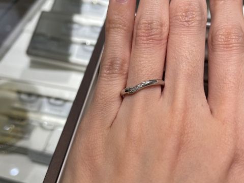 【アイプリモ(I-PRIMO)の口コミ】 本当にたくさんのブライダルリングが揃えられており、迷ってしまうほどで…