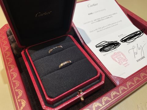 【カルティエ(Cartier)の口コミ】 婚約指輪をカルティエさんで選んだため、結婚指輪もカルティエさんにしよ…