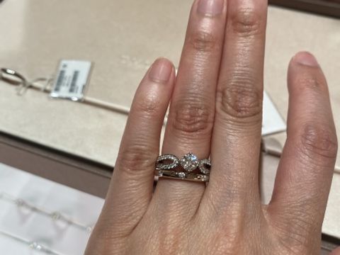 【ブルガリ(BVLGARI)の口コミ】 色々な豪華な指輪を出してくださりましたが、最終的にブルガリで気に入っ…