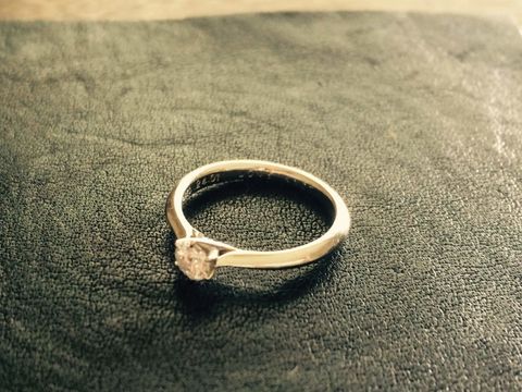 【ラザール ダイヤモンド(LAZARE DIAMOND)の口コミ】 正統派の立て爪のデザインと決めて３～４店舗見て回りました。デザインは…