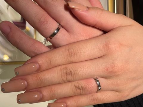 【ブルガリ(BVLGARI)の口コミ】 元々は手が綺麗に見えたらいいなと想いV字のリングを探していました。
色…