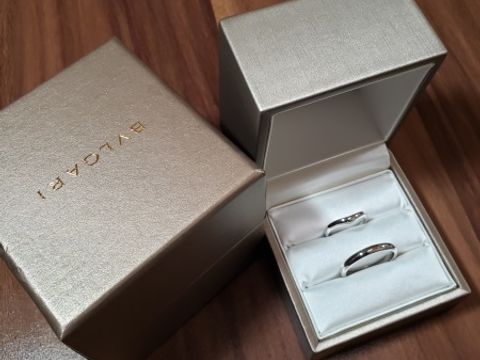 【ブルガリ(BVLGARI)の口コミ】 小さくて細い自分の指のサイズがあった為。少し形がv型になっているところ…