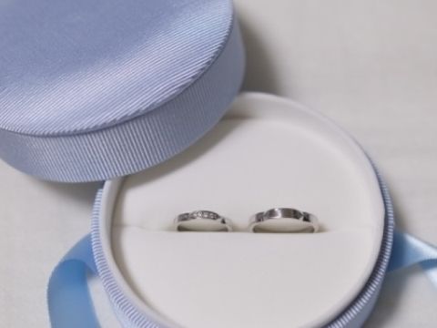 【【閉業】フラー・ジャコー(FURRER-JACOT)の口コミ】 日本限定デザインで他の人と被りにくいところが魅力でした。
横から見ると…