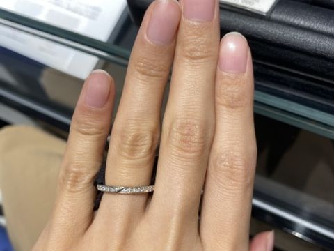 【エクセルコダイヤモンド(EXELCO DIAMOND)の口コミ】 真ん中にデザインがあるのが気に入り、エクセルコダイヤモンドの中で1番最…