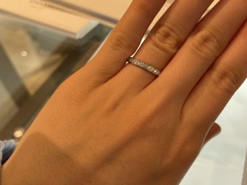 【ブルガリ(BVLGARI)の口コミ】 海外製品らしい存在感の指輪を選び着用させていただきました。日本の製品…