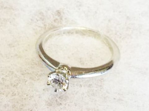 【ティファニー(Tiffany & Co.)の口コミ】 一生使う物なので、シンプルでも飽きのこない、存在感のあるデザインの物…