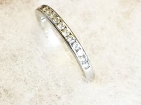 【ティファニー(Tiffany & Co.)の口コミ】 婚約指輪が石がひとつついたものだったので、結婚指輪はワンポイントでは…