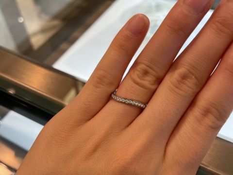 【シャネル(CHANEL)の口コミ】 指輪のデザインはすごく気に入りました。少しウェーブがかっていて指が細…