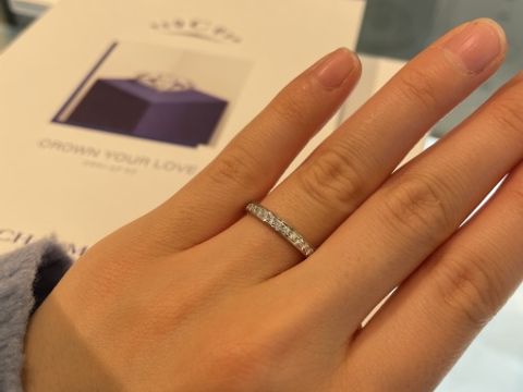 【ショーメ(CHAUMET)の口コミ】 素材はプラチナのもので店内を見た中で1番気に入ったリングを着用させてい…