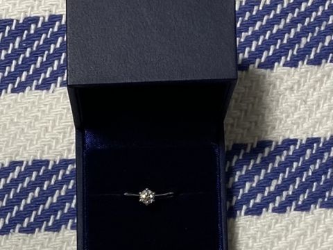 【銀座ダイヤモンドシライシの口コミ】 たくさんの中から自分が気に入ったダイヤモンドが選べることがとてもいい…