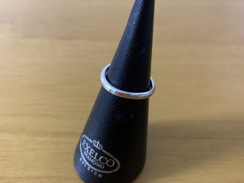 【エクセルコダイヤモンド(EXELCO DIAMOND)の口コミ】 シンプルなものが良かったので、他のブランドでも取り扱っていたかもしれ…