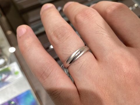 【BIJOUPIKO(ビジュピコ)の口コミ】 太めのデザインで、ねじれが入っていてカッコイイデザインのものを紹介し…